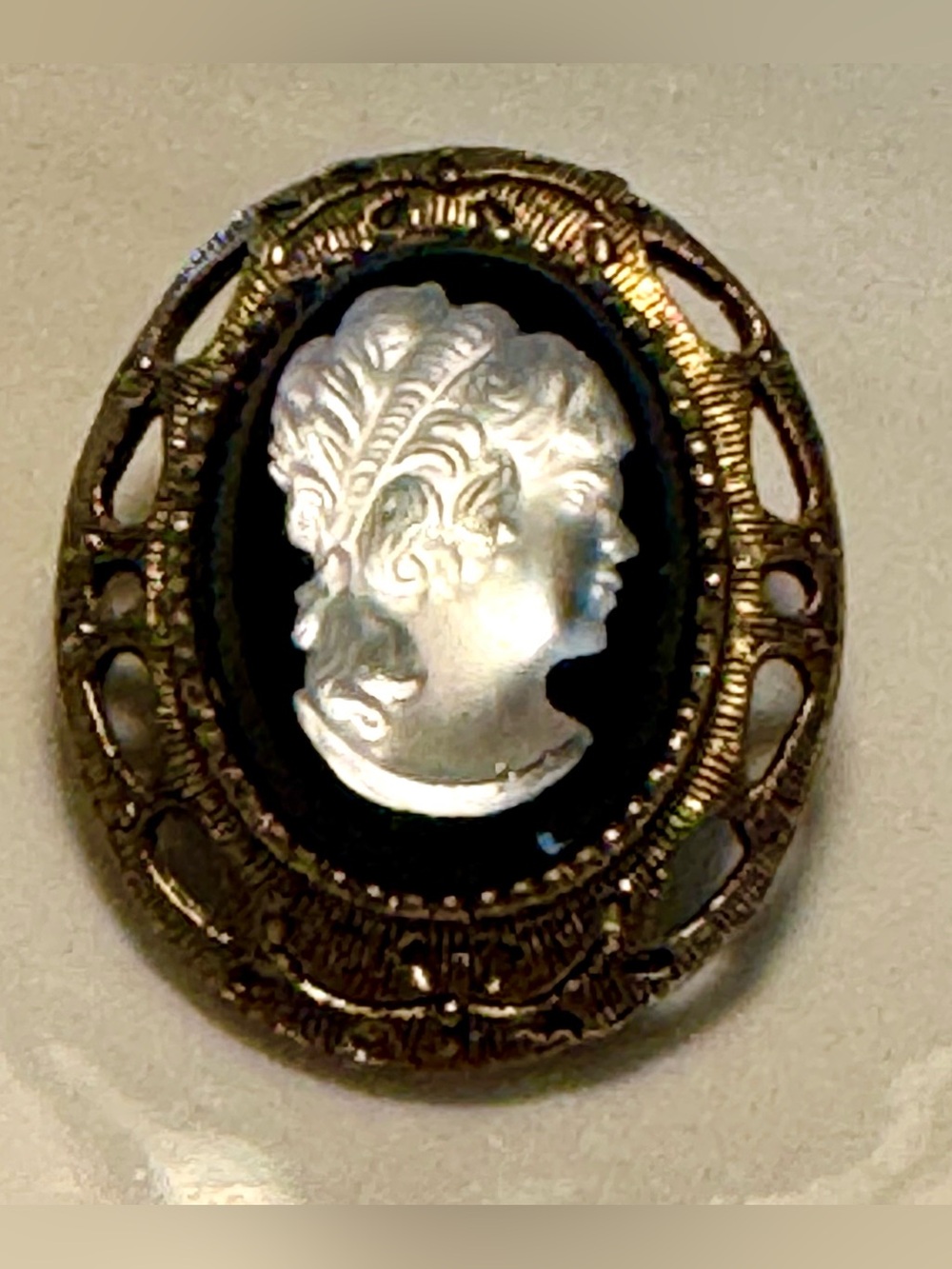 Antique Cameo Brooch in Black Onyx and Glass Lovely